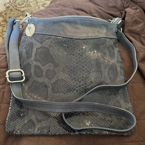 NWOT Stylish Snake Skin Print Italian Leather Gray Crossbody Bag